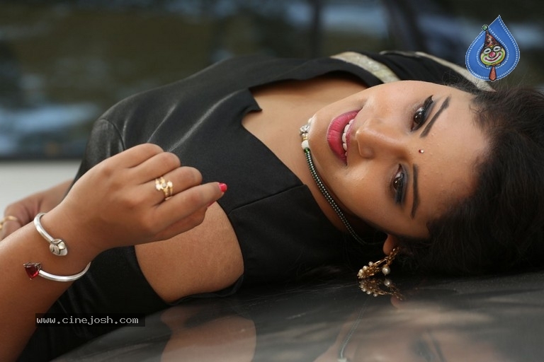 Actress Himansee Chowdary Photos - 6 / 21 photos