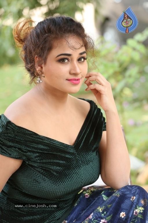 Actress Jayathi Photoshoot - 5 / 21 photos