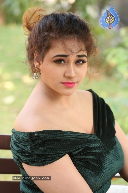 Actress Jayathi Photoshoot - 8 / 21 photos