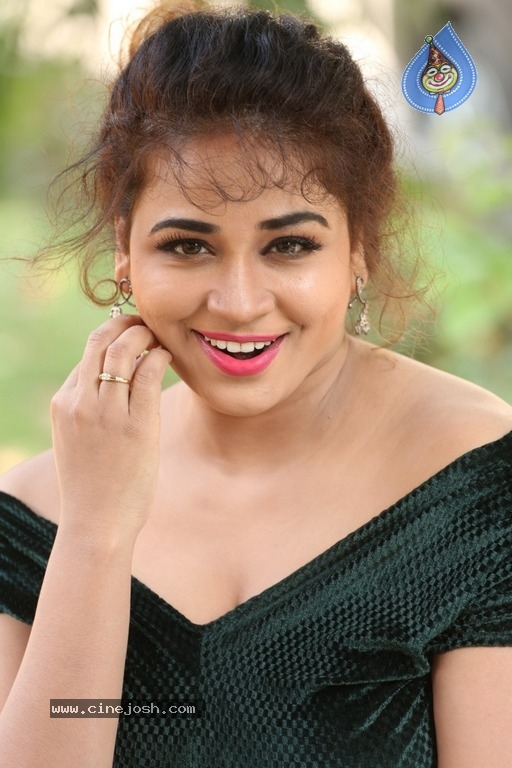 Actress Jayathi Photoshoot - 21 / 21 photos