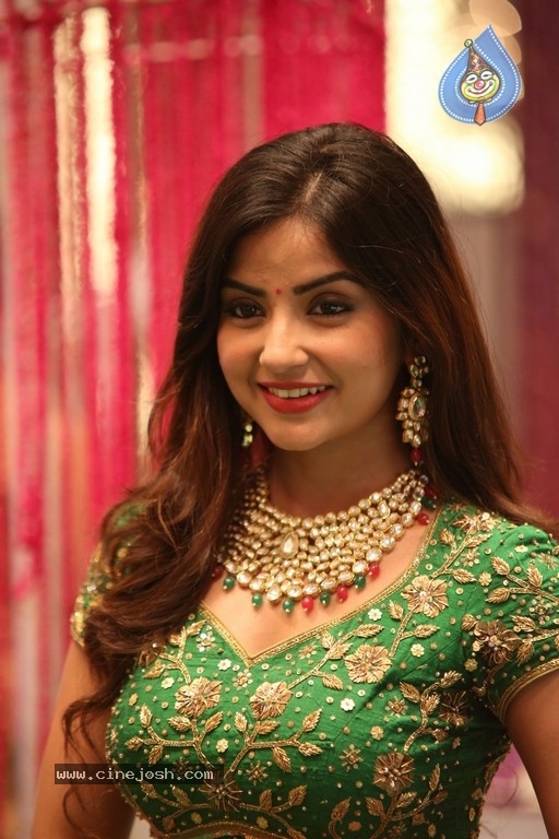 Actress Kashmira Photos - Photo 6 of 18