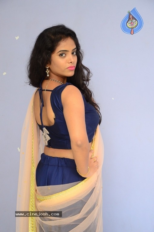 Actress Manjira Photos - 21 / 30 photos