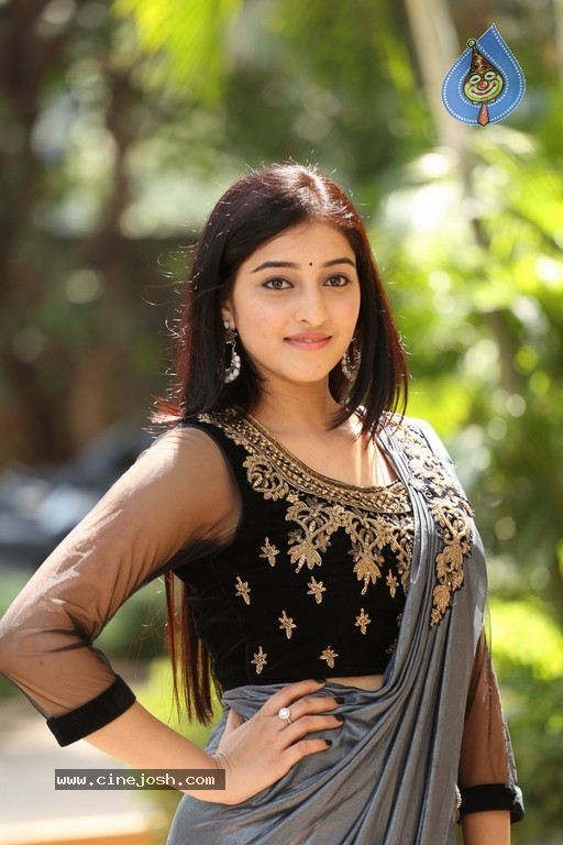 Actress Mouryani Pics - 7 / 21 photos