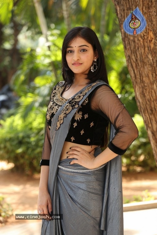 Actress Mouryani Pics - 13 / 21 photos