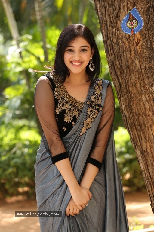 Actress Mouryani Pics - 15 / 21 photos