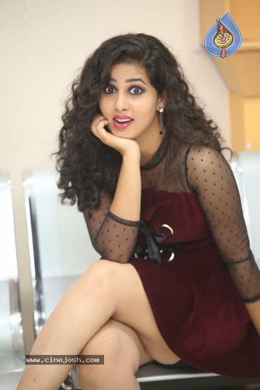 Actress Pavani Images - 2 / 50 photos