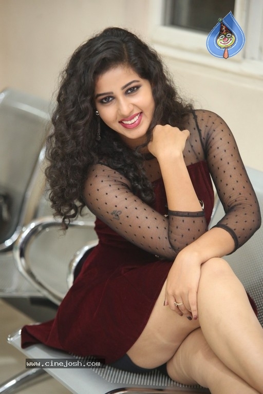 Actress Pavani Images - 29 / 50 photos