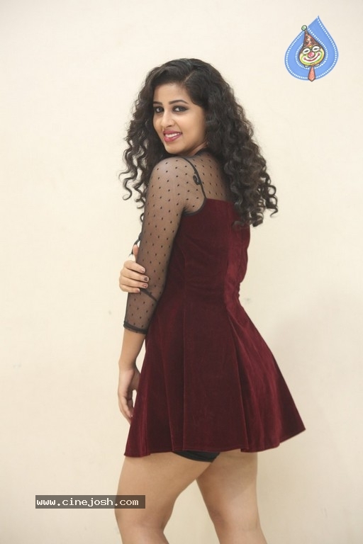 Actress Pavani Images - 48 / 50 photos