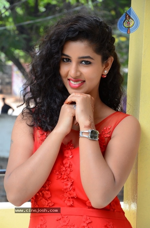 Actress Pavani Photos - 1 / 18 photos