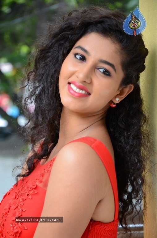 Actress Pavani Photos - 6 / 18 photos