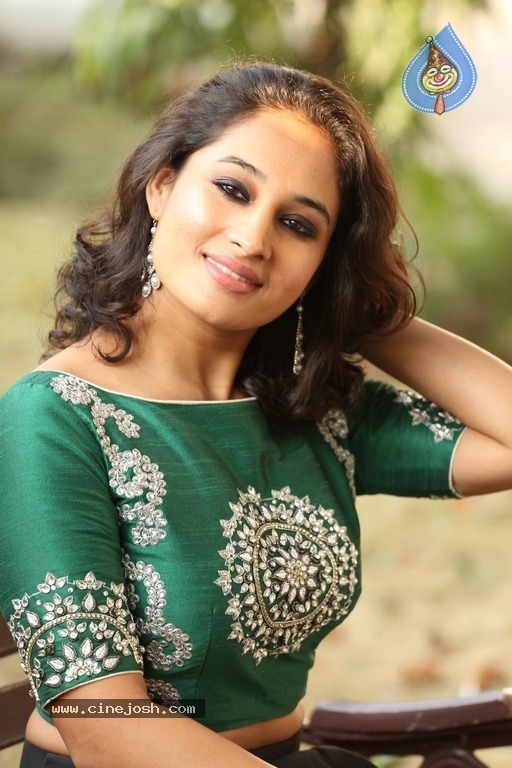 Actress Pooja Ramachandran Photos - 15 / 21 photos