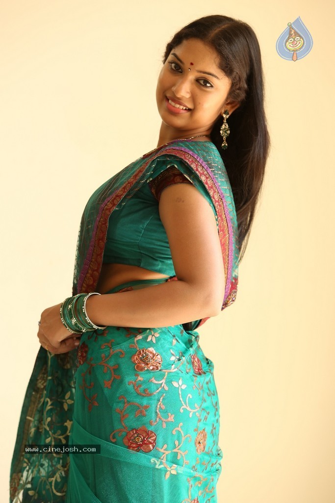 Actress Priyanka Stills - 14 / 39 photos