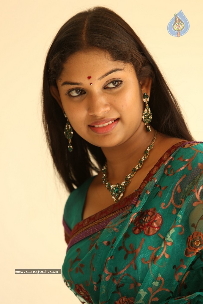 Actress Priyanka Stills - 33 / 39 photos