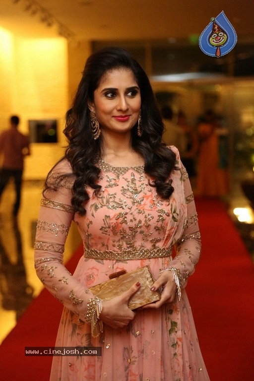 Actress Shamili Photos - 8 / 20 photos