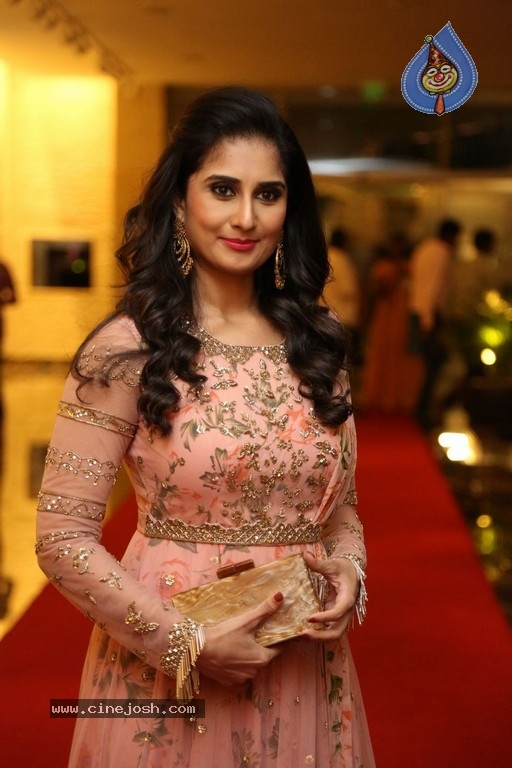 Actress Shamili Photos - 15 / 20 photos