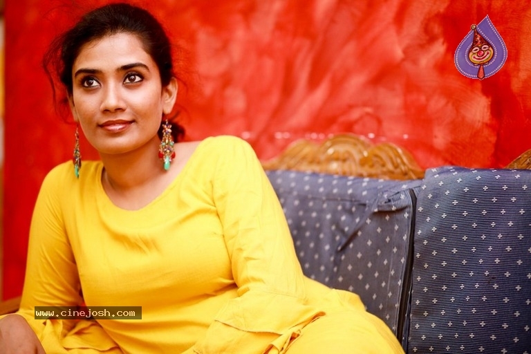 Actress Tanvi Photoshoot - 9 / 18 photos