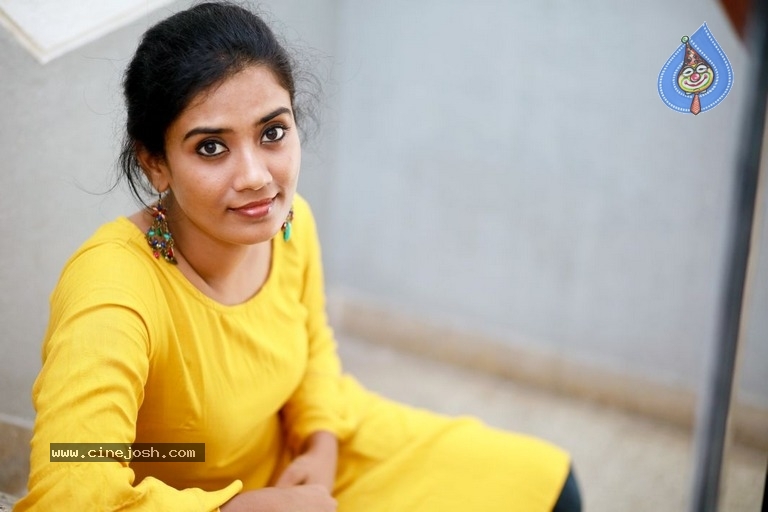 Actress Tanvi Photoshoot - 10 / 18 photos