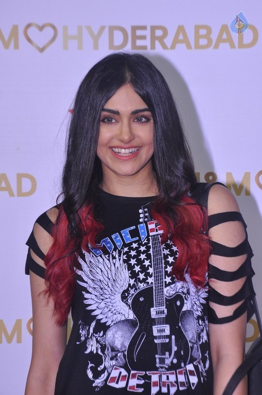 Adah Sharma Images - 1 / 25 photos