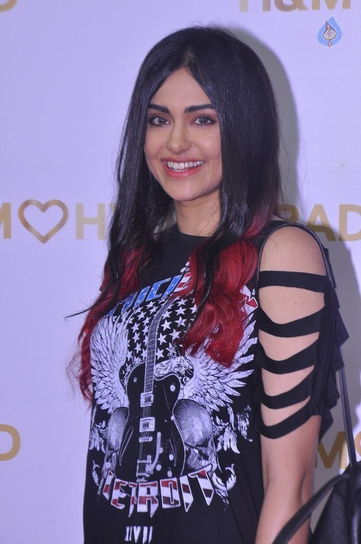 Adah Sharma Images - 18 / 25 photos