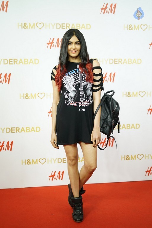 Adah Sharma Images - 19 / 25 photos