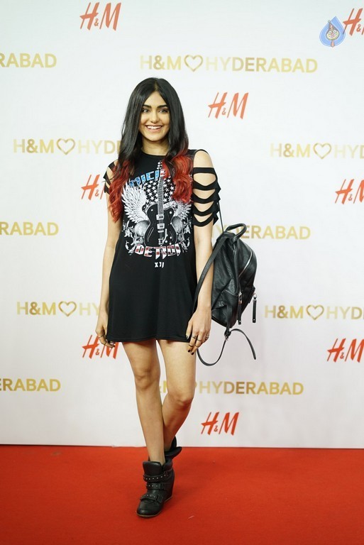 Adah Sharma Images - 20 / 25 photos