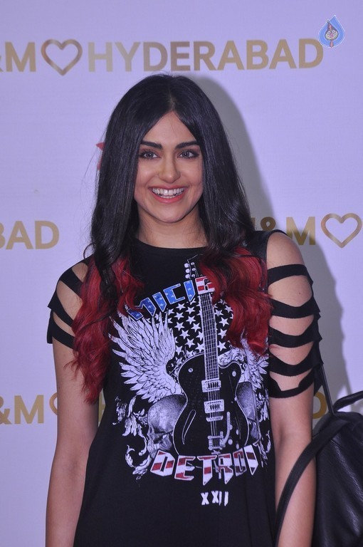 Adah Sharma Images - 25 / 25 photos