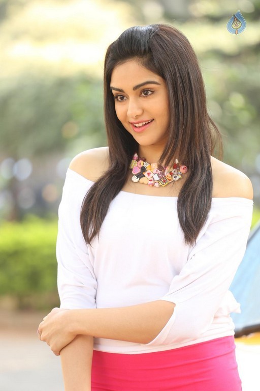 Adah Sharma Photos - 5 / 42 photos