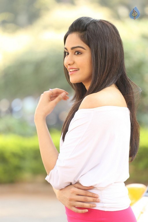 Adah Sharma Photos - 25 / 42 photos