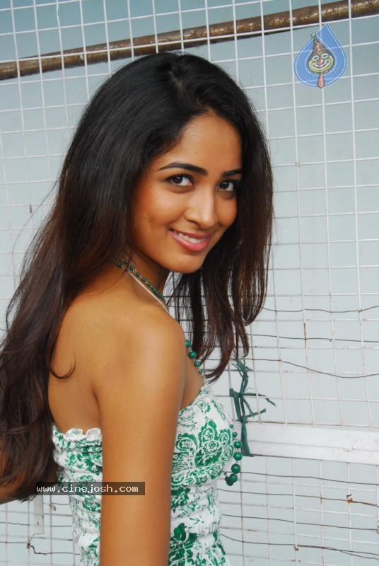 Aditi Gallery - 18 / 77 photos