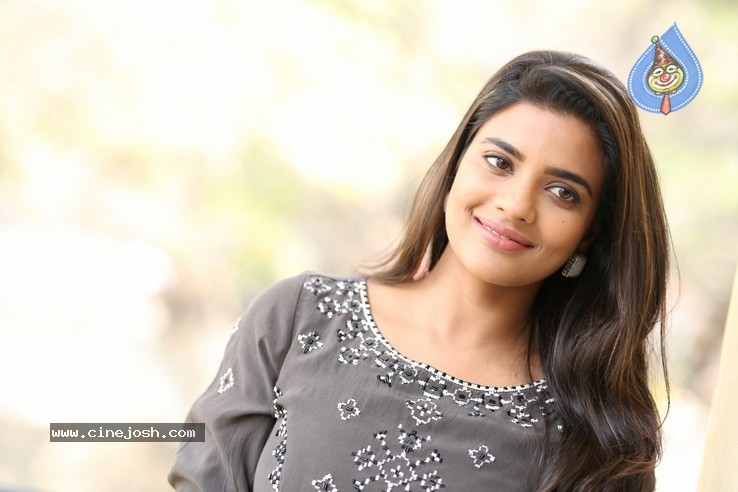 Aishwarya Rajesh Photos - 21 / 21 photos