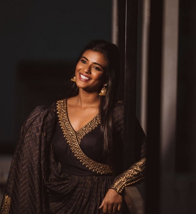 Aishwarya Rajesh Stills - 1 / 14 photos