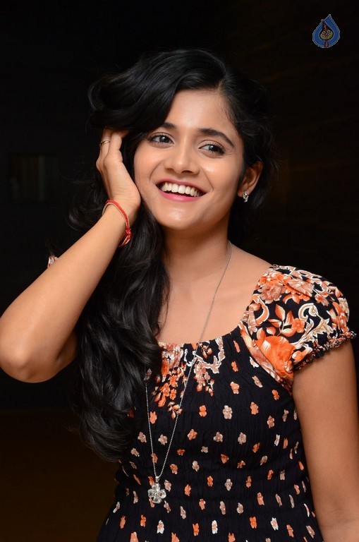 Aiswarya Photos - 8 / 25 photos