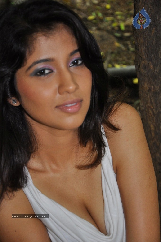 Akhila Hot Stills - 13 / 106 photos