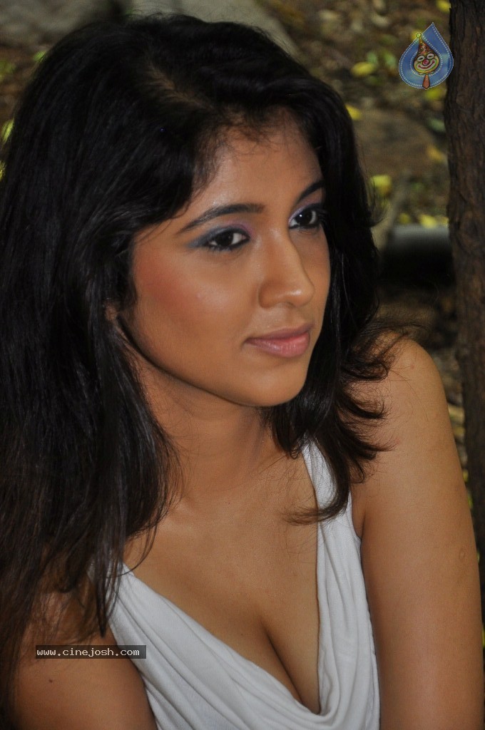 Akhila Hot Stills - 32 / 106 photos