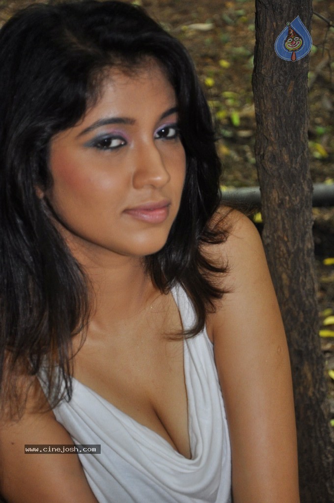 Akhila Hot Stills - 44 / 106 photos