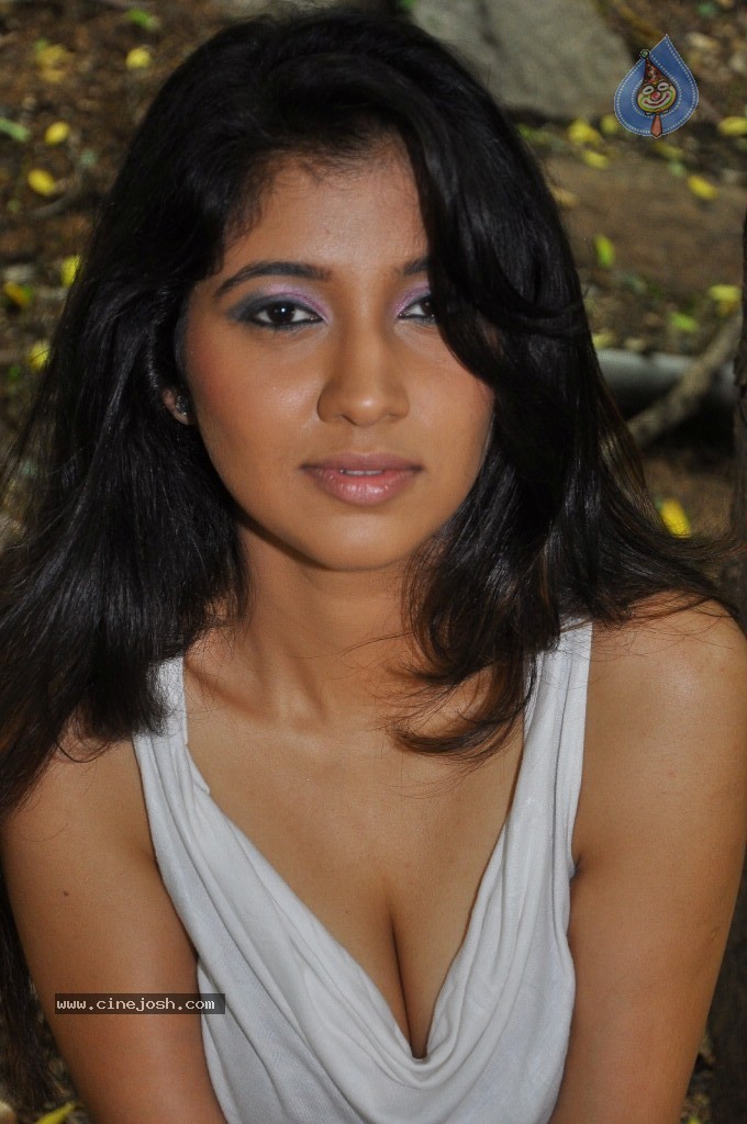 Akhila Hot Stills - 52 / 106 photos