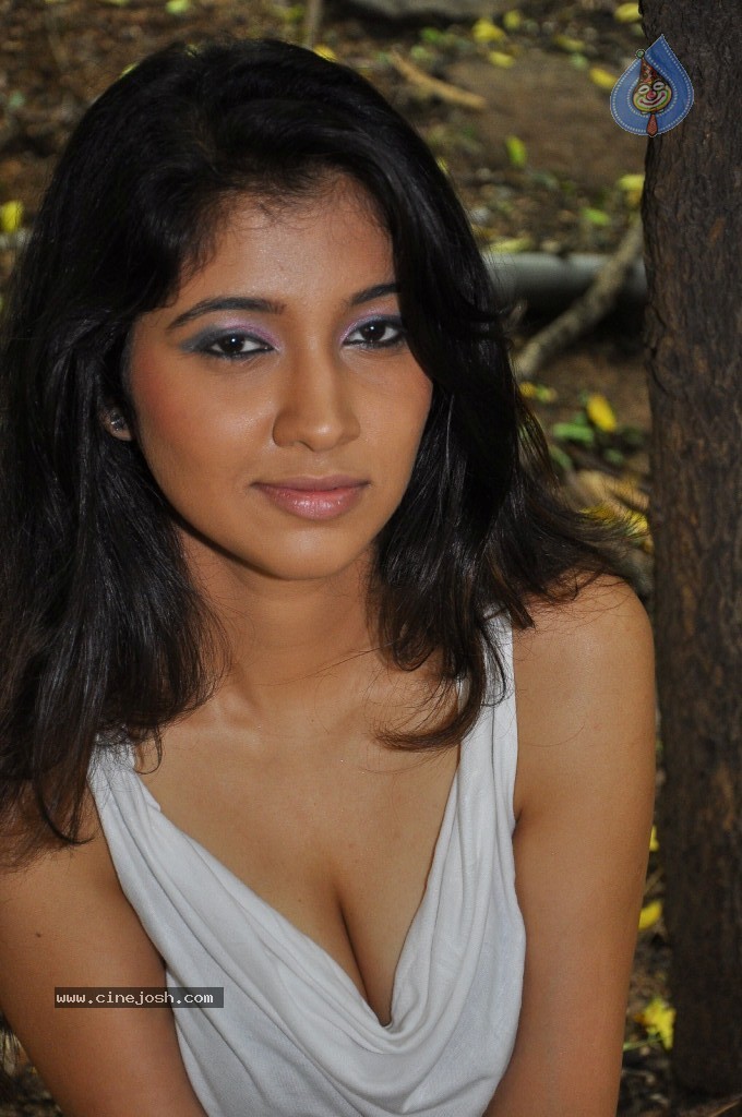 Akhila Hot Stills - 58 / 106 photos