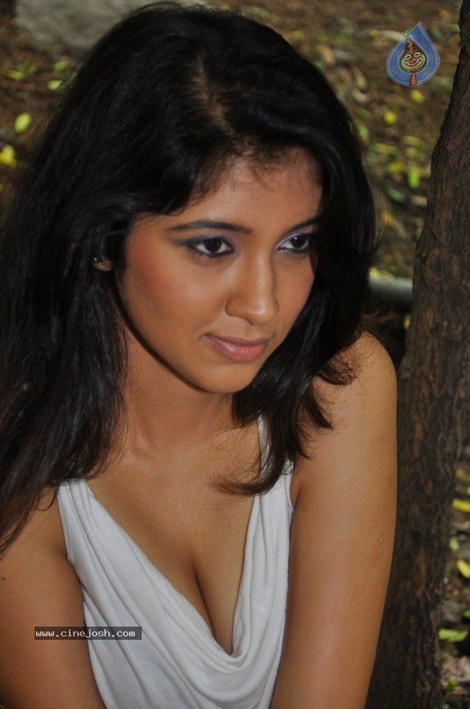 Akhila Hot Stills - 59 / 106 photos