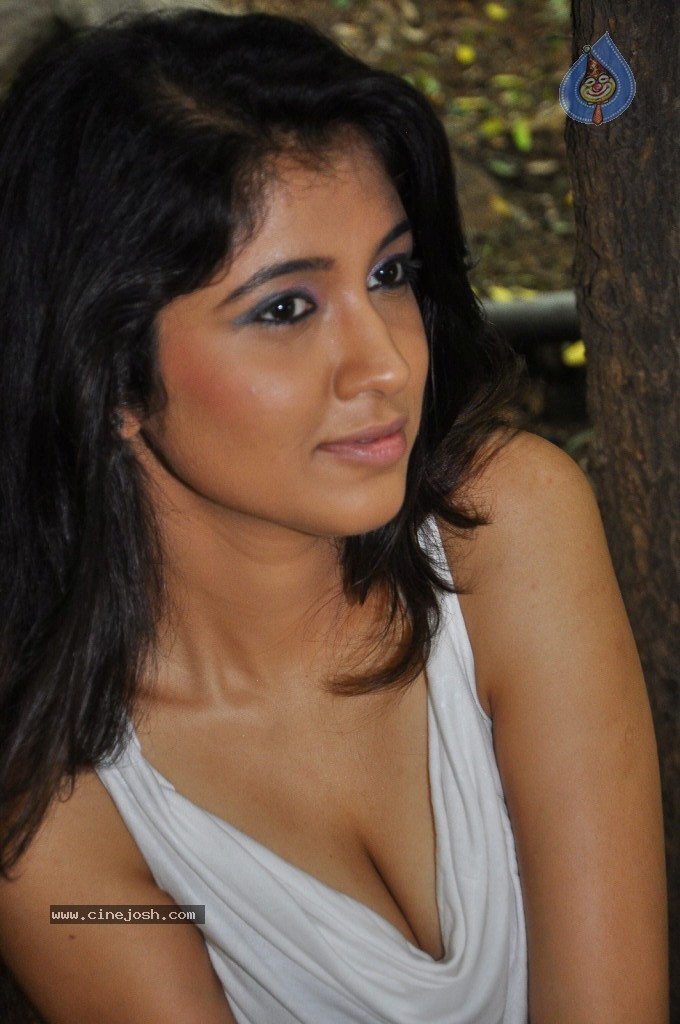 Akhila Hot Stills - 75 / 106 photos