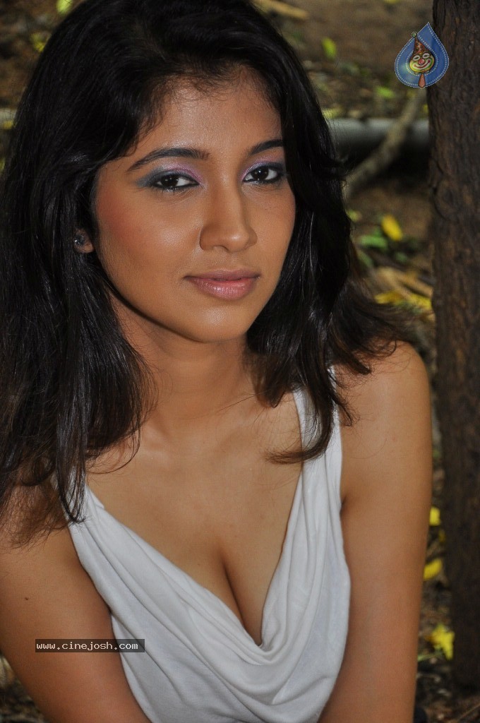 Akhila Hot Stills - 77 / 106 photos