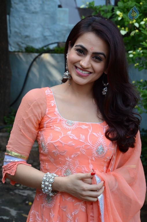 Aksha Gallery - 14 / 39 photos