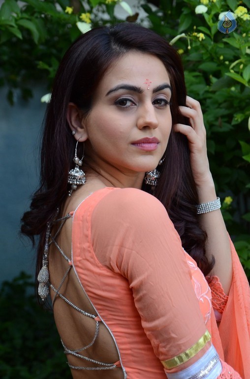 Aksha Gallery - 28 / 39 photos