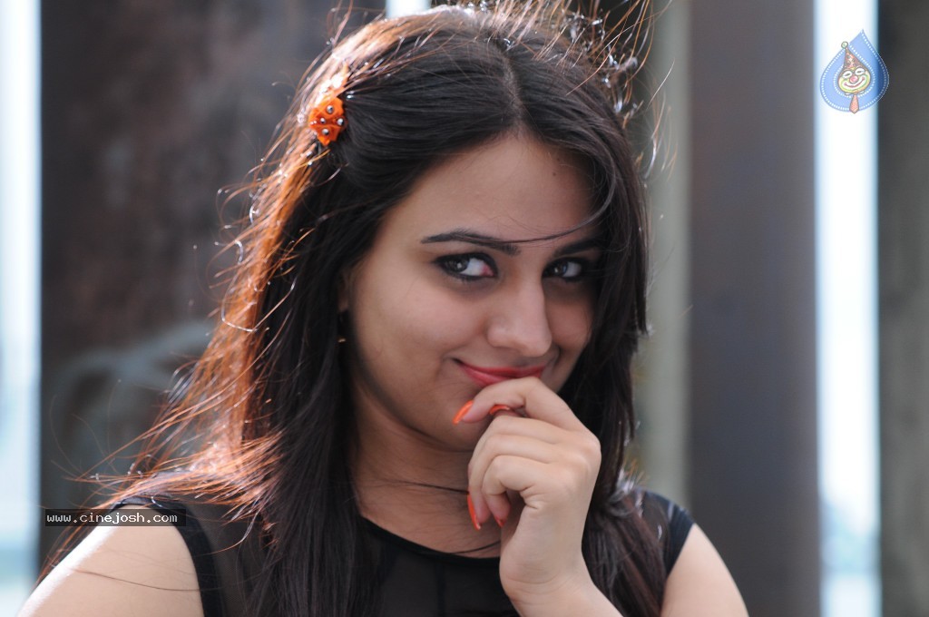 Aksha Hot Gallery - 53 / 66 photos