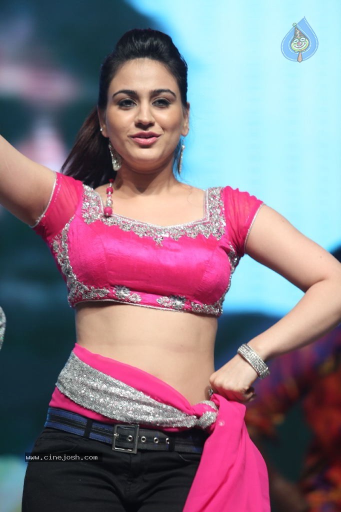 Aksha Hot Gallery - 28 / 53 photos