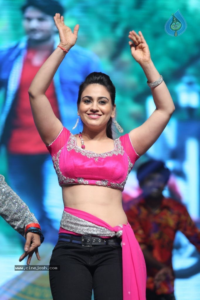 Aksha Hot Gallery - 34 / 53 photos