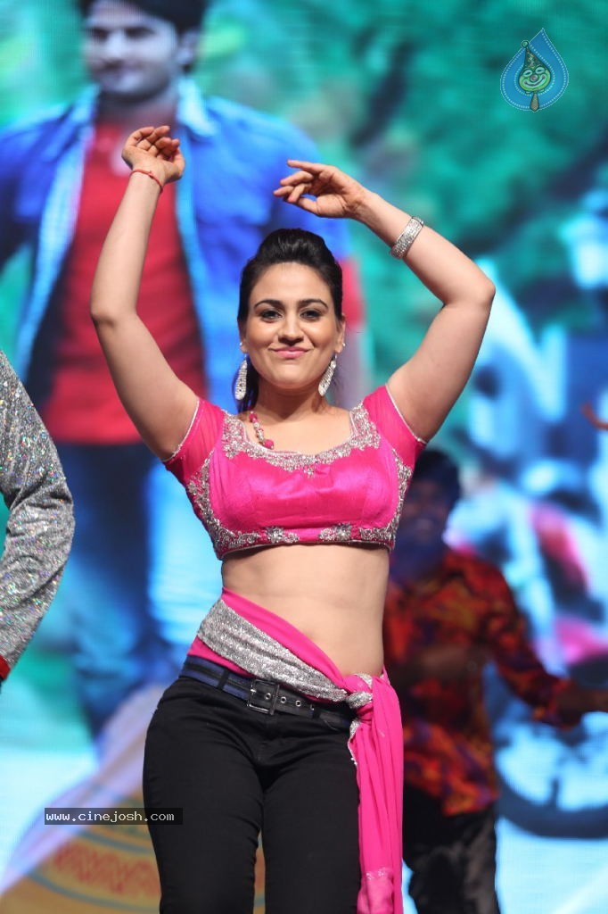 Aksha Hot Gallery - 35 / 53 photos