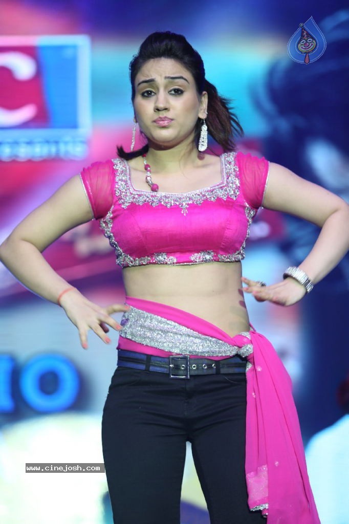 Aksha Hot Gallery - 38 / 53 photos