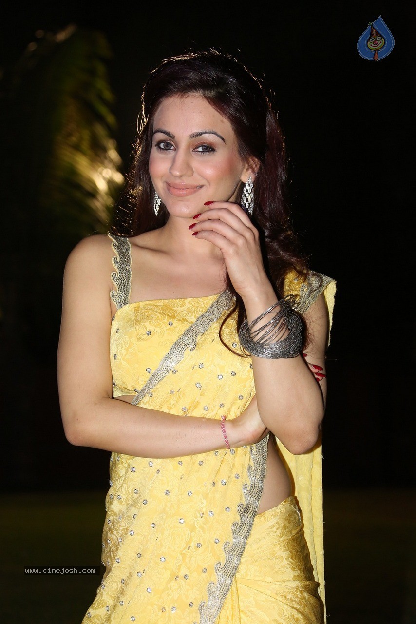 Aksha Latest Gallery - 50 / 60 photos