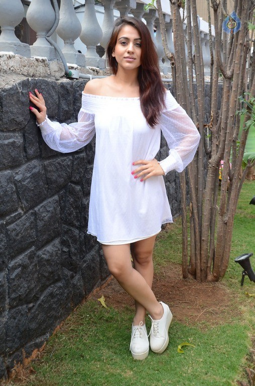 Aksha Latest Gallery - 1 / 34 photos