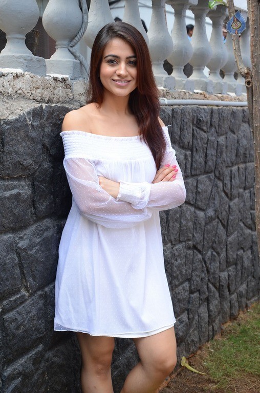 Aksha Latest Gallery - 7 / 34 photos